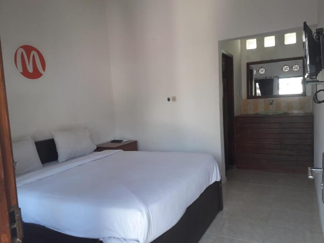 Mugeni Homestay Senggigi Ngoại thất bức ảnh